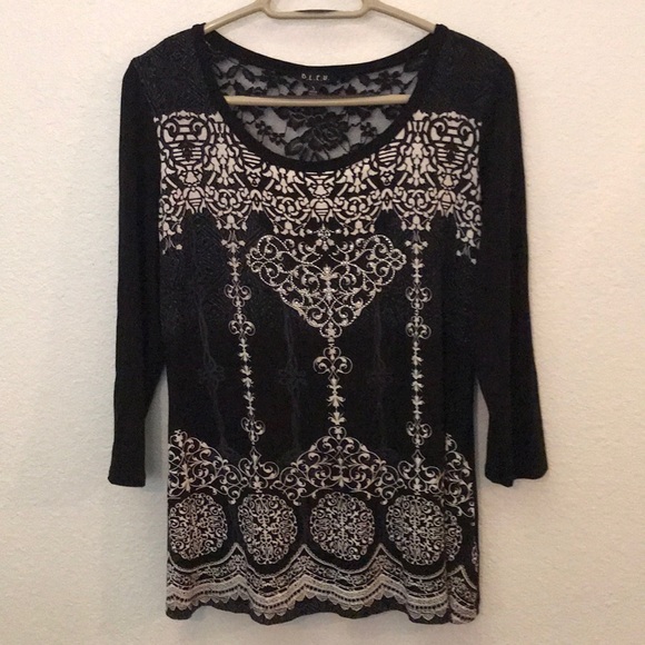B.L.E.U. Tops - B.L.E.U. Knit top black lace white graphics small